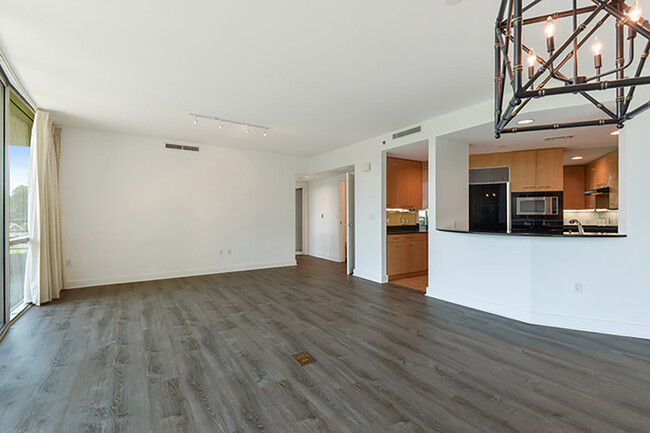 Foto del edificio - 700 Park Regency Pl NE