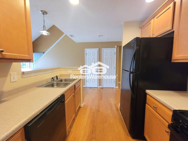 Foto del edificio - 8160 Oakley Cir
