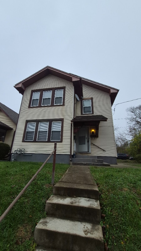 Primary Photo - 2028 Revere Ave