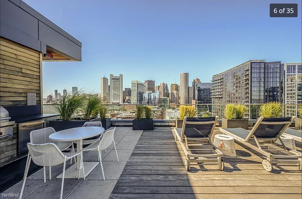 Foto del edificio - 72 Seaport Blvd