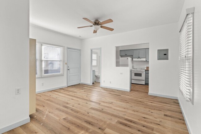 Foto del edificio - 526 Magnolia Ave