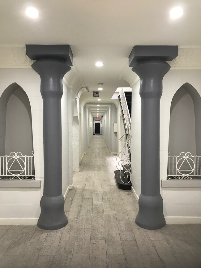 Foto del edificio - 542 N Alexandria Ave