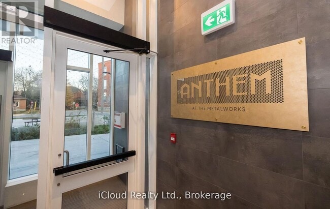 Building Photo - 93 Arthur St S