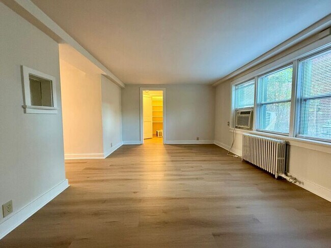 Foto del edificio - 1400 Kenmore Ave