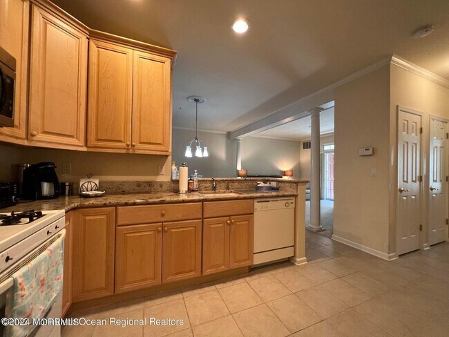 Building Photo - 323 Sophee Ln