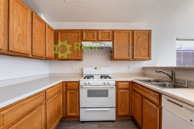 Foto del edificio - CHECK OUT This beautifully remodeled 2-bedroom, 2-bathroom home in Enchanted Hills