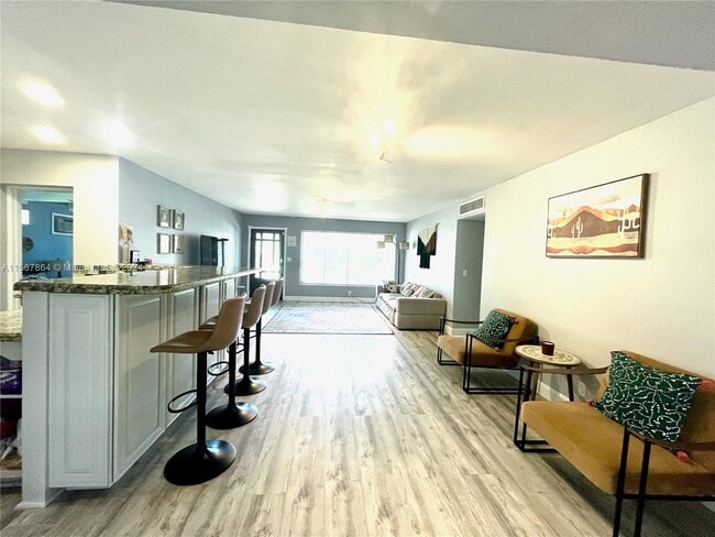 Building Photo - 610 NE 2nd Pl