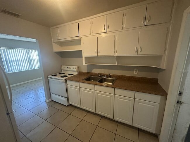 Building Photo - 403 Normandy St