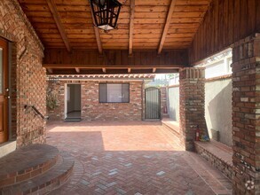 Building Photo - 10835 Petit Ave