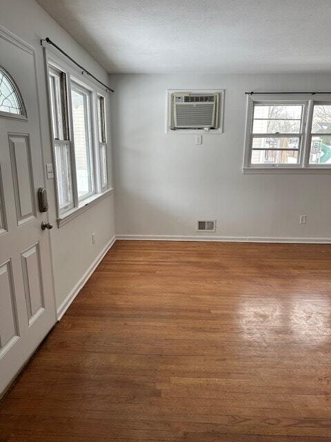 Foto del edificio - 130 Lincoln Ave