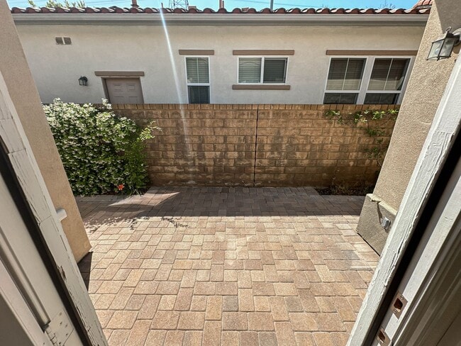 Building Photo - COMING SOON! 55+ Belcaro Community 2 Bedroom Single Story in Valencia!