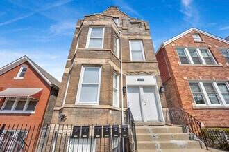Building Photo - 1226 W 31st Pl