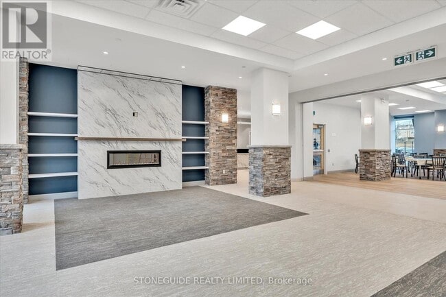 Building Photo - 555 Bonaccord St