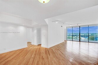 Building Photo - 20281 E Country Club Dr
