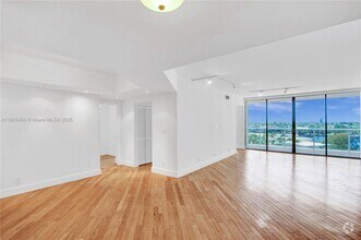 Building Photo - 20281 E Country Club Dr