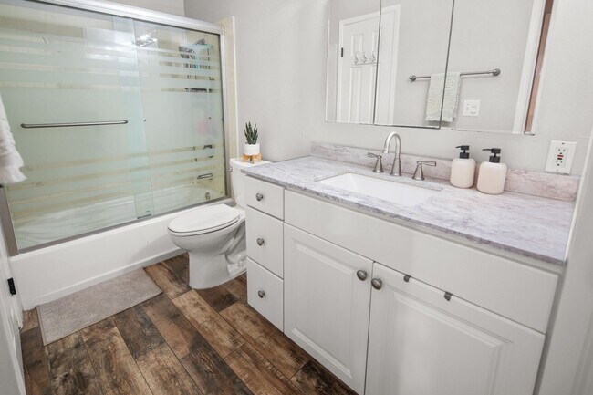 Foto del edificio - 7858 Cowles Mountain Ct