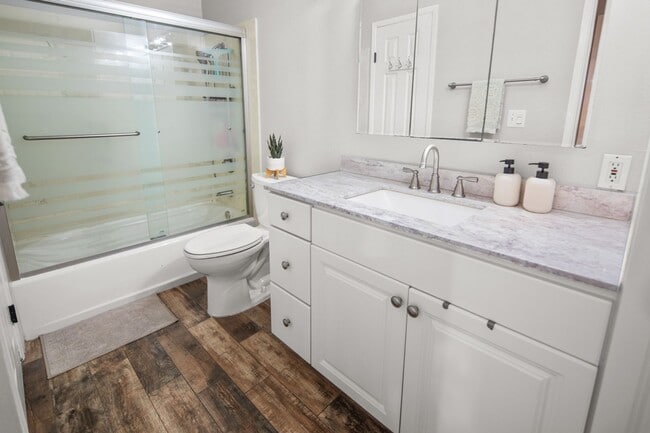 Building Photo - 7858 Cowles Mountain Ct