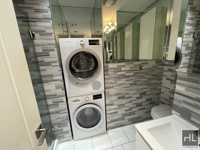 Building Photo - PRINCE ST.