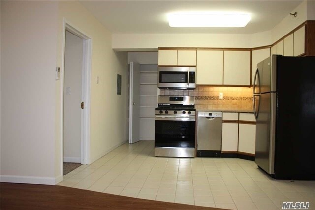 Foto del edificio - 213 Lake Ave