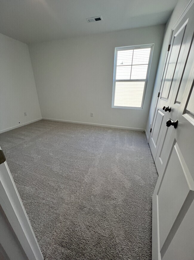 Foto del edificio - 1025 Red Finch Wy