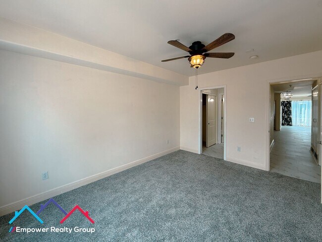 Foto del edificio - Spacious 3 Bedroom 2 Baths Corner Condo
