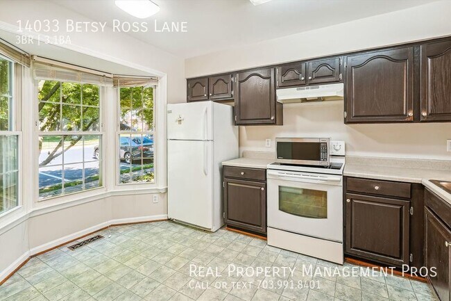 Building Photo - $0 Security Deposit Option for Qualified R...