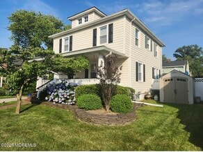 8 Bassett Pl