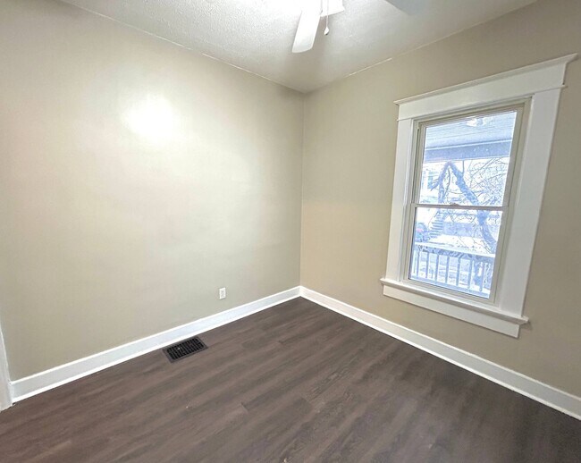 Building Photo - Live at Livingston: New Year, New Home