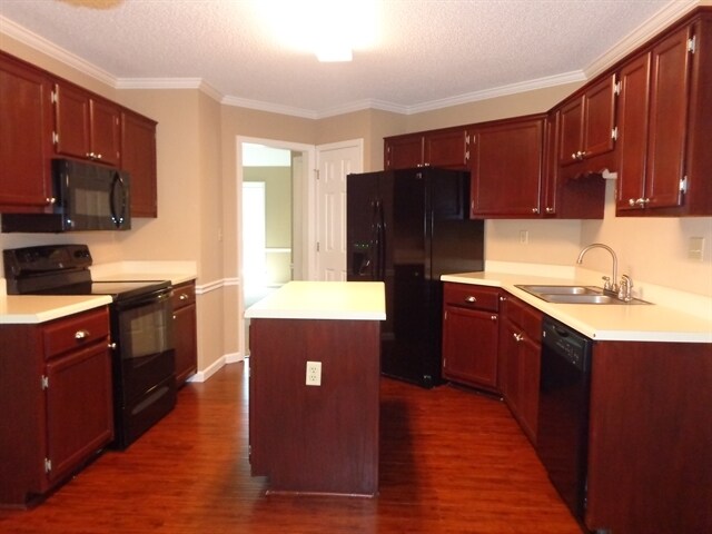 Foto del edificio - 6556 Brickmont Road