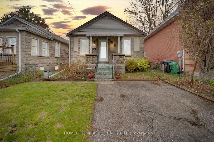 Primary Photo - 48 Park St W