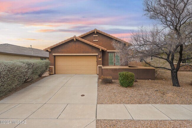 Building Photo - Beautiful Home Located in Rancho Del Lago!