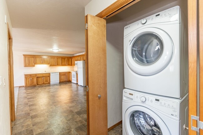 Building Photo - Village View Apartments