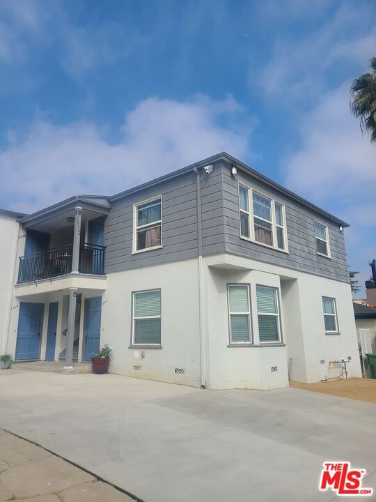 Foto del edificio - 1752 Glendon Ave