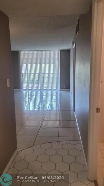 Foto del edificio - 404 NW 68th Ave