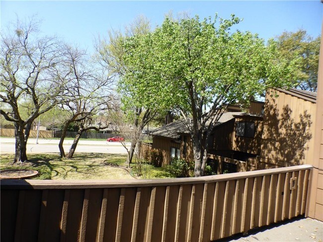 Building Photo - 3111 Golden Oak