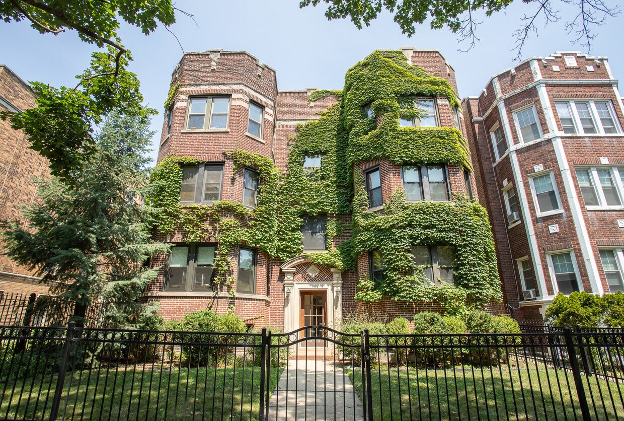 Primary Photo - 2048 W Fargo Ave