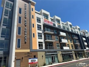 Building Photo - 168 S Monterey St