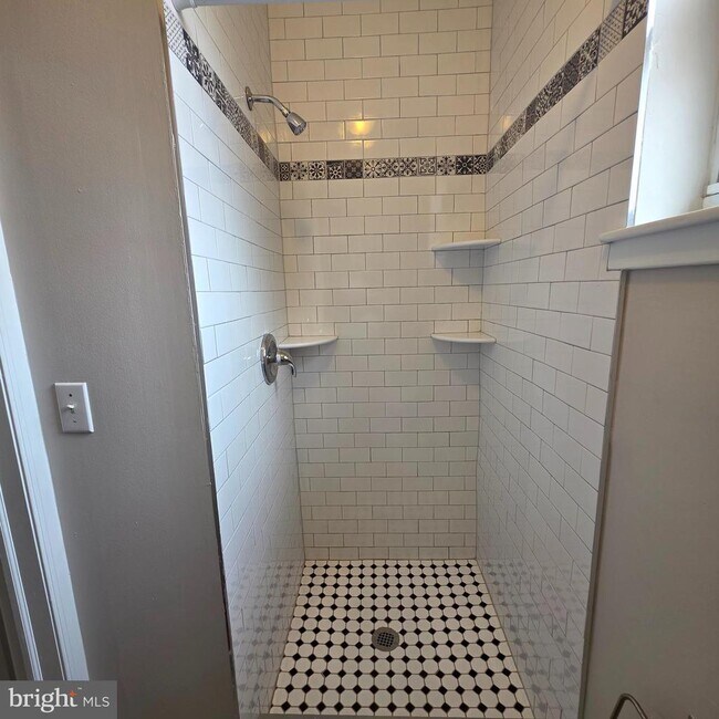 Foto del edificio - 2217 Spring Garden St