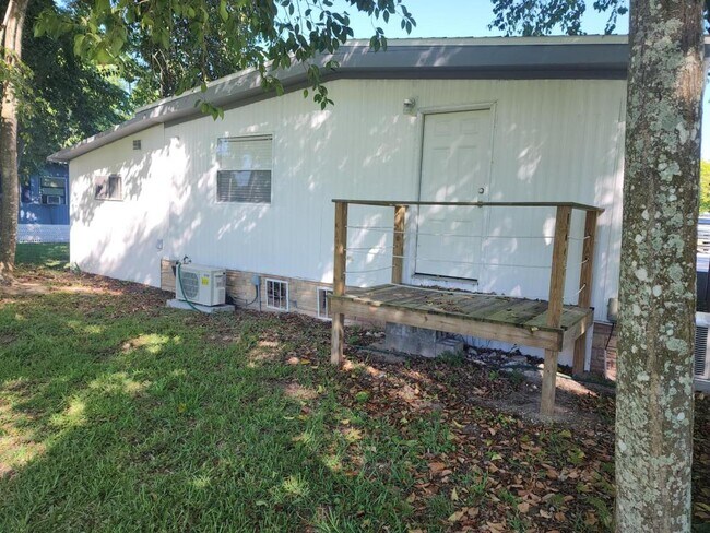 Building Photo - 84 Fall Dr