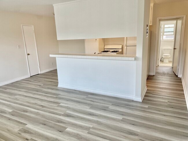 Foto del edificio - 1236 Manhattan Beach Blvd