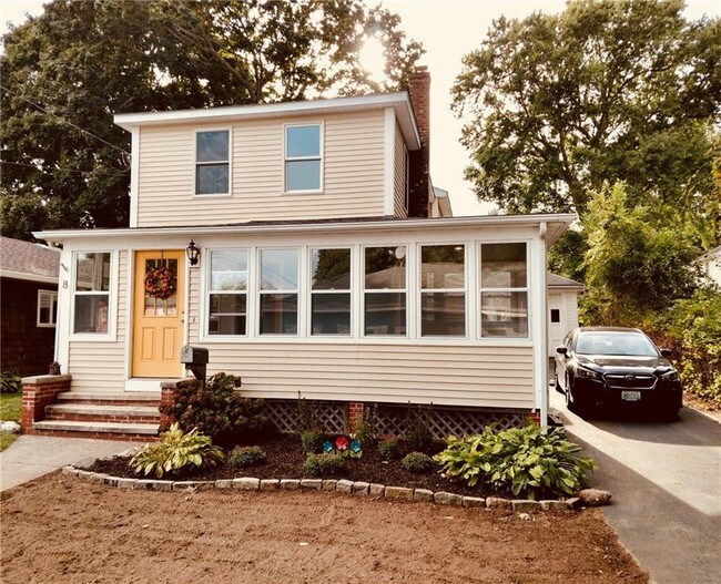 Building Photo - 8 Coggeshall Ave