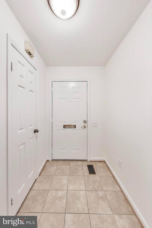Building Photo - 1325 Chetworth Ct