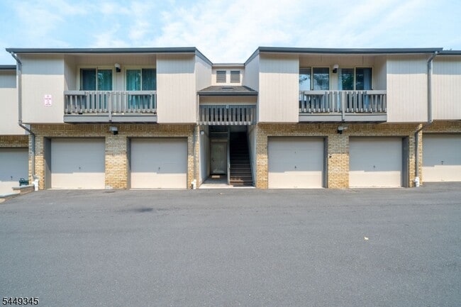 Building Photo - 26 Kayser Ln