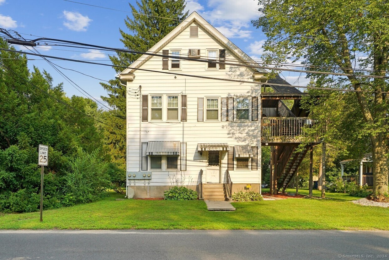Primary Photo - 40 Meriline Ave