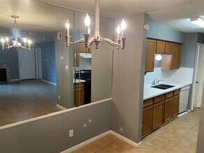 Building Photo - 9700 Leawood Blvd