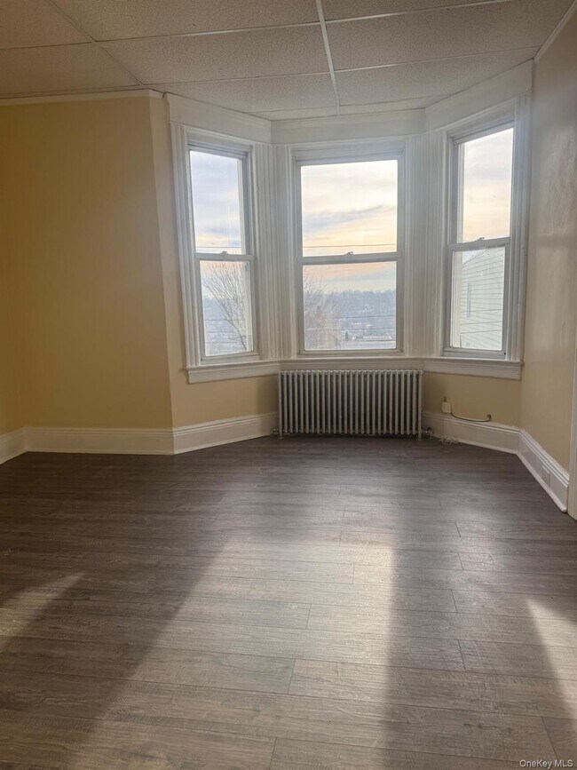 Building Photo - 141 Voss Ave