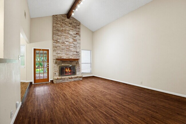 Foto del edificio - 15127 Elkton Dr