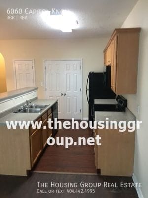 Building Photo - Fairburn Townhome!