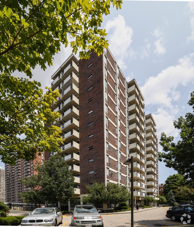 The Longwood - The Longwood Apartments