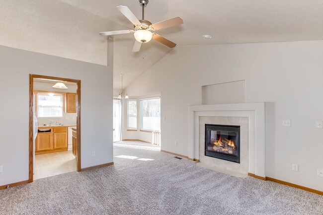 Building Photo - Great  4 bedroom home in Derby School dist...